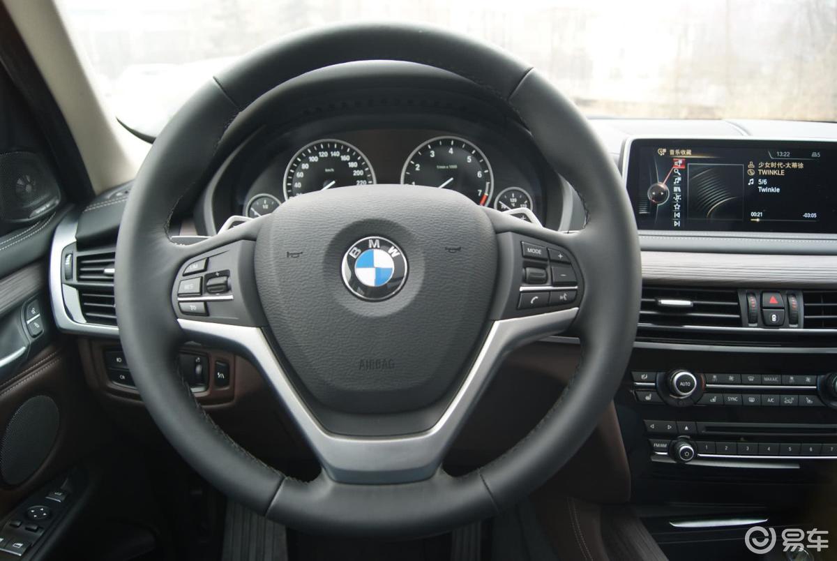 【宝马x52014款xdrive35i 尊享型方向盘汽车图片-汽车图片大全】-易车