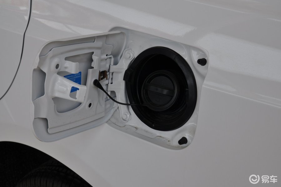 5l 手动 豪华型油箱盖汽车图片-汽车图片大全】-易车网