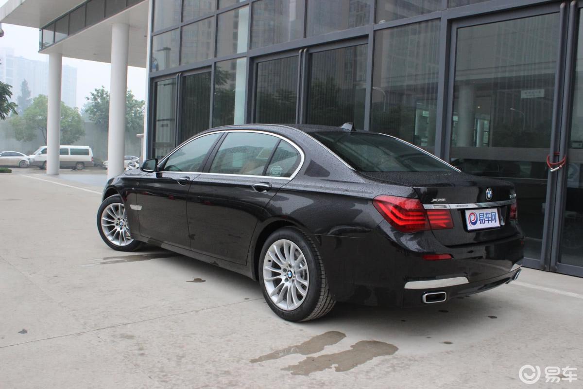 【宝马7系2014款740li xdrive 马年限量版侧后45度车头向左水平汽车