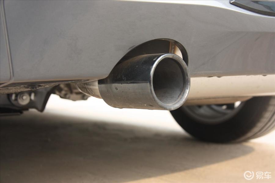 宝马3系 排气管图