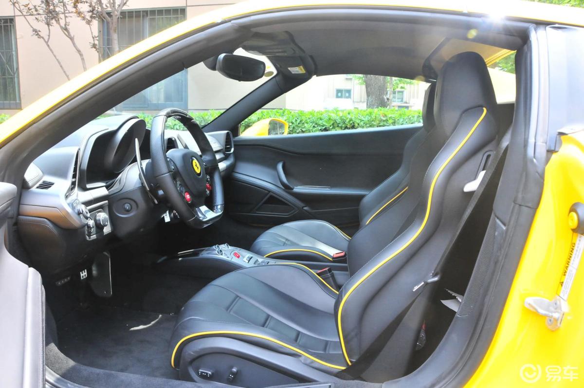 【法拉利4582013款4.5l spider前排空间汽车图片-汽车图片大全】-易车
