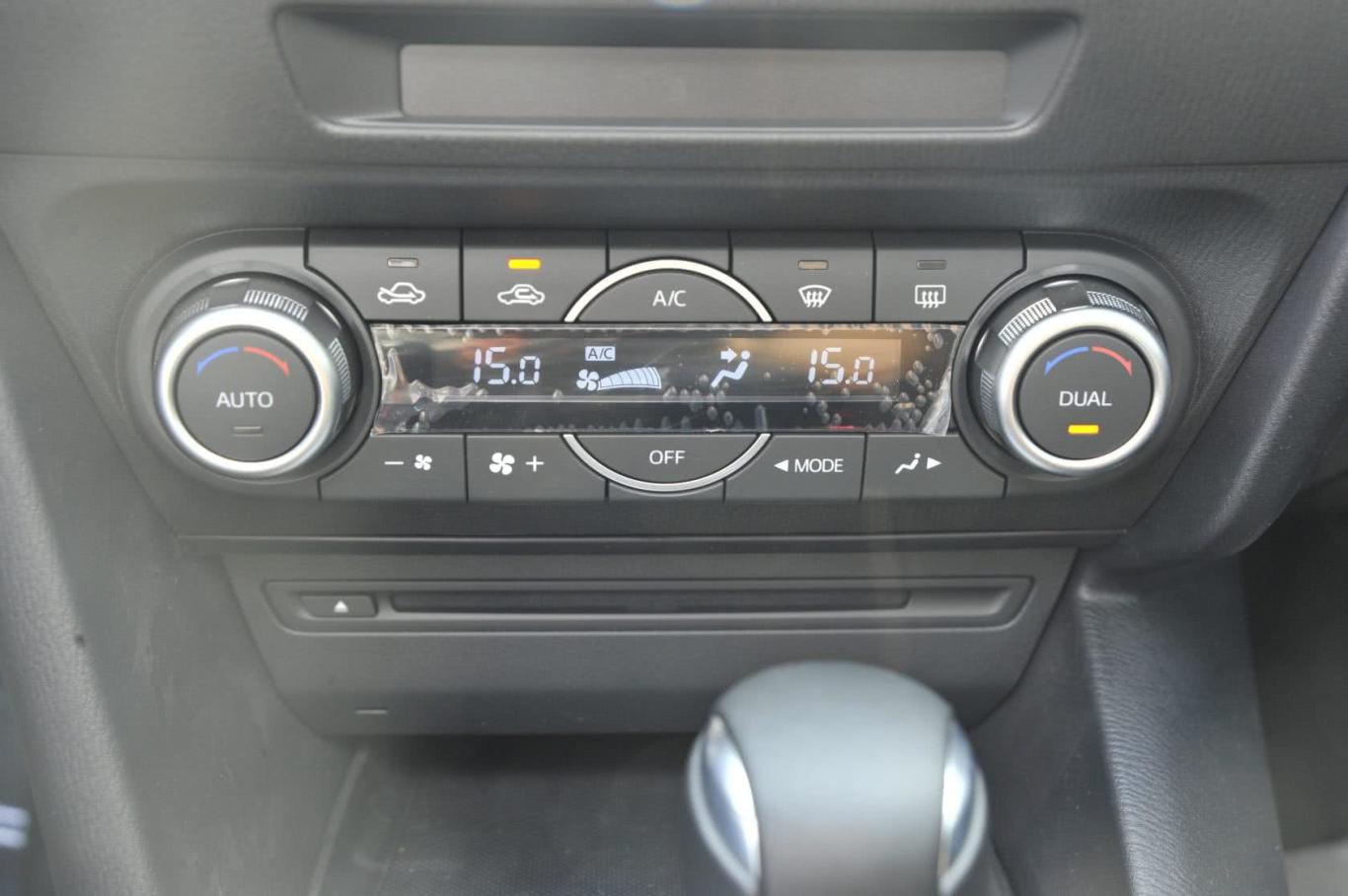 马自达3 昂克赛拉三厢 1.5l 自动 尊贵型空调