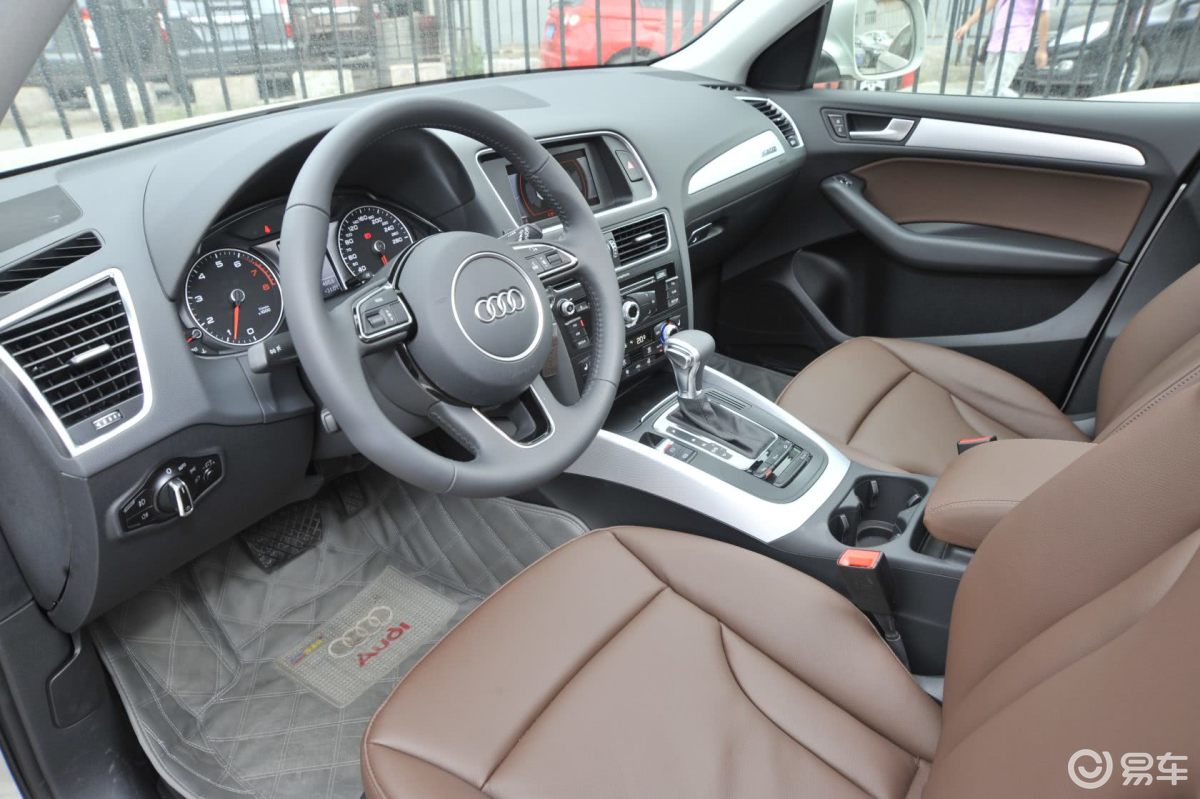 【奥迪q52013款40tfsi 技术型内饰汽车图片-汽车图片大全】-易车