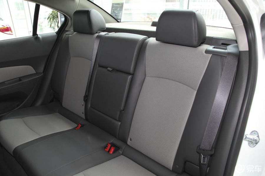 【科鲁兹2013款1.6l se mt后排座椅汽车图片-汽车图片大全】-易车