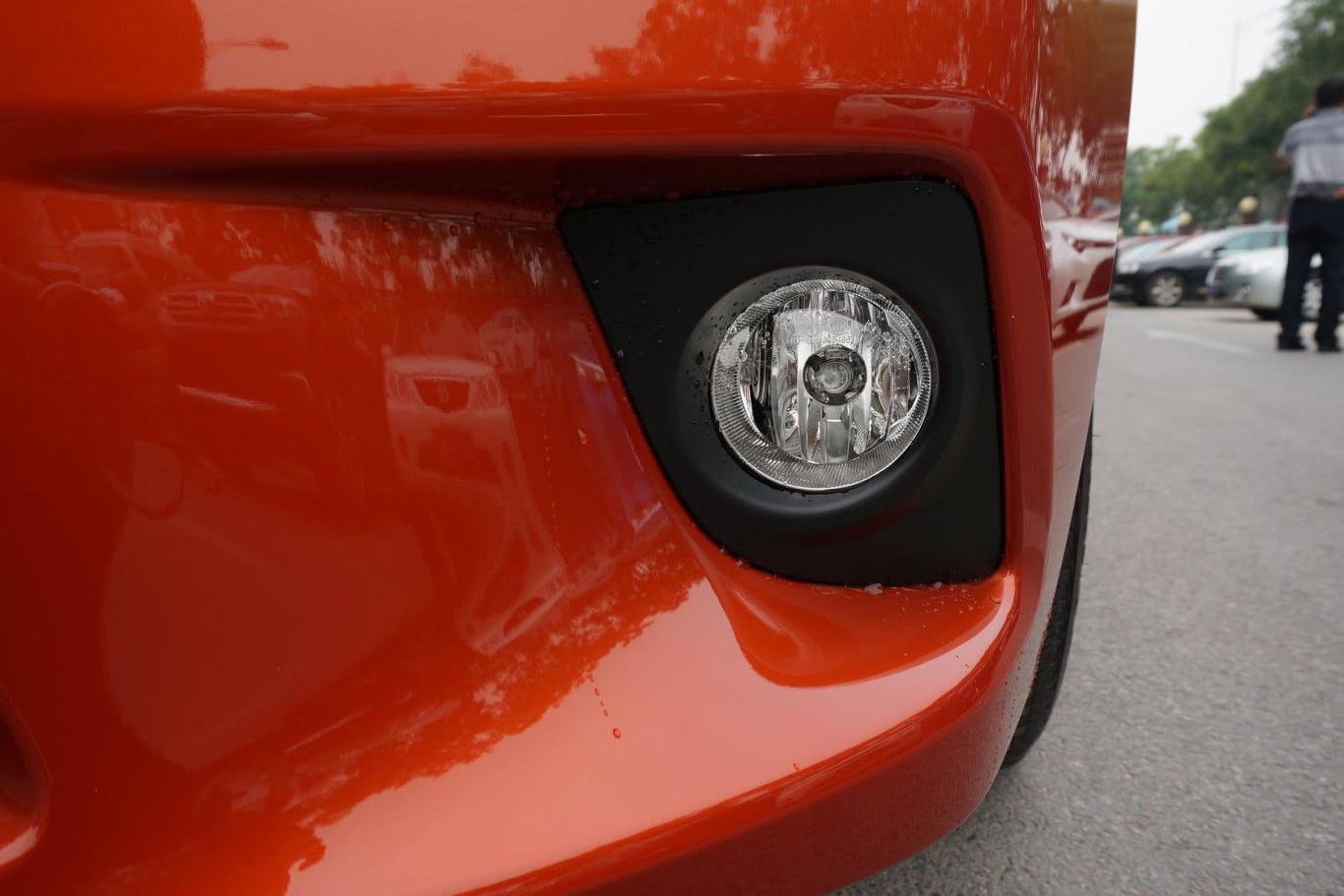 雷凌1.6g-l cvt 领先版雾灯