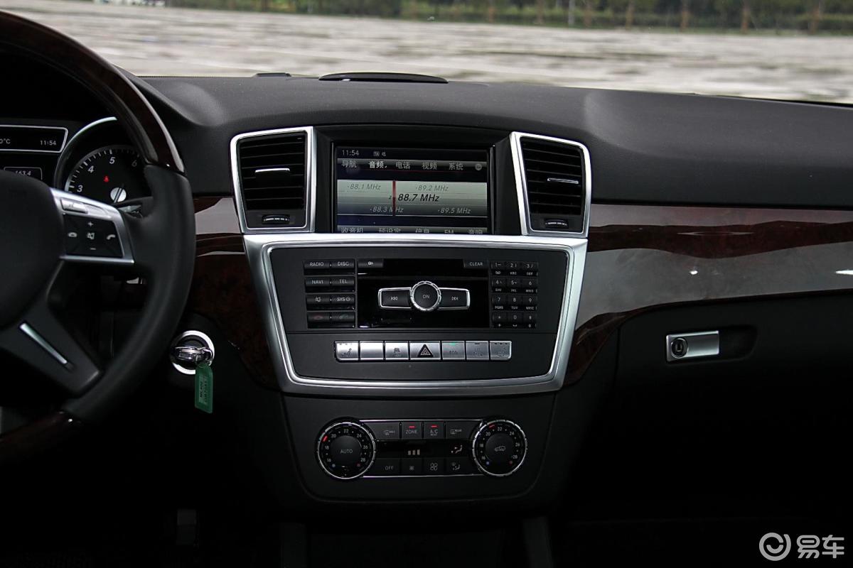 【奔驰m级2014款ml400 4matic 豪华型中控台整体汽车图片-汽车图片