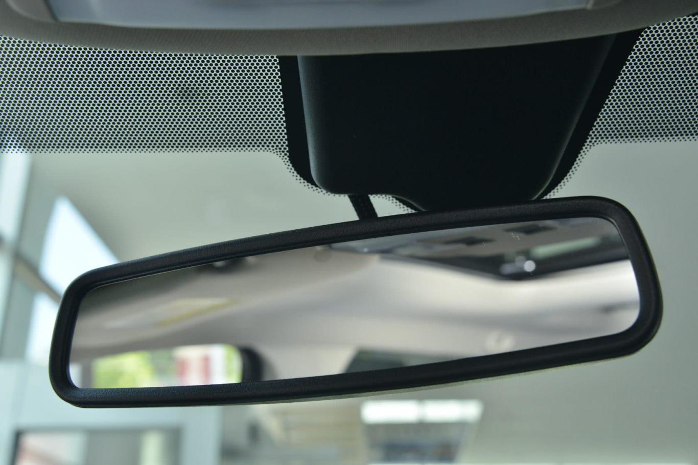 0t 自动 尊锐型内后视镜图片