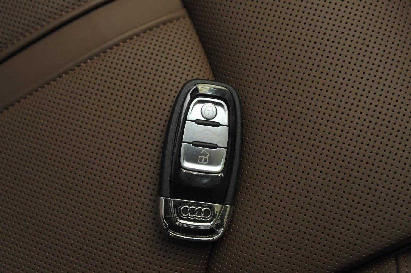 【奥迪a8a8l 50 tfsi quattro专享型钥匙图片-汽车图片大全】-易车
