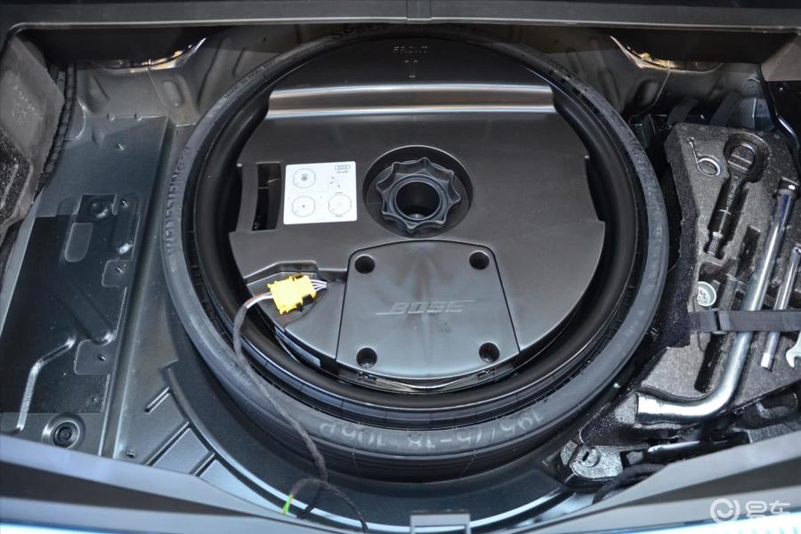 【奥迪q72015款35 tfsi quattro 运动型备胎汽车图片-汽车图片大全】