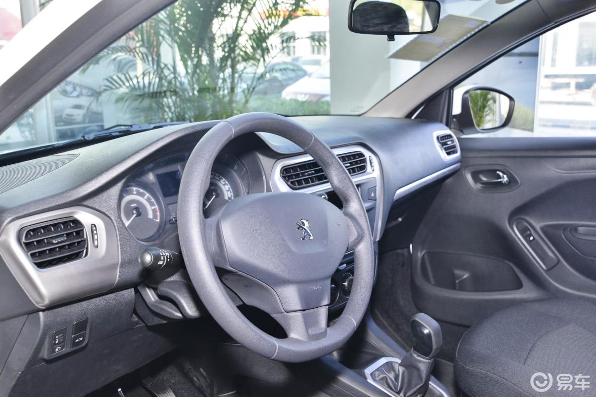 【标致3012014款1.6l 手动 舒适版内饰汽车图片-汽车图片大全】-易车