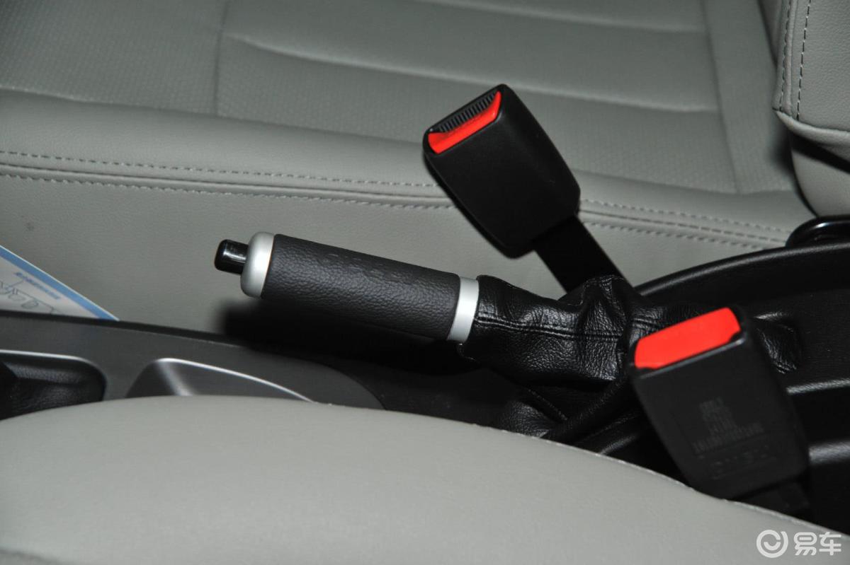 3l mt 时尚型ii驻车制动(手刹,电子,脚刹)汽车图片-汽车图片大全】