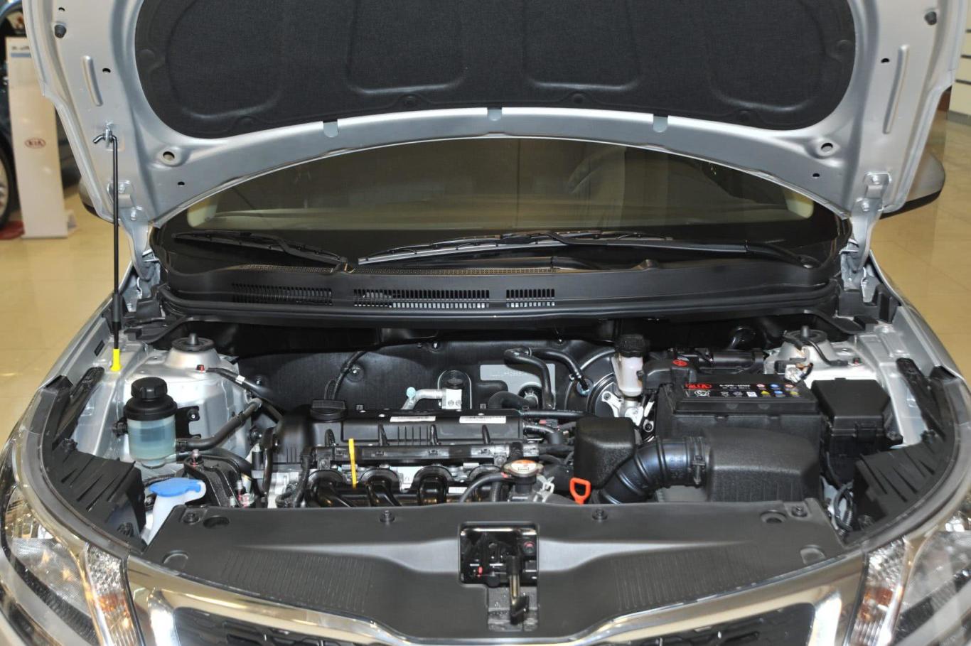 起亚k2三厢 1.4l 自动 gls发动机