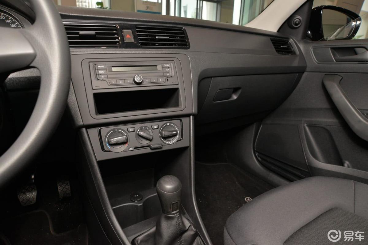 【桑塔纳2015款1.