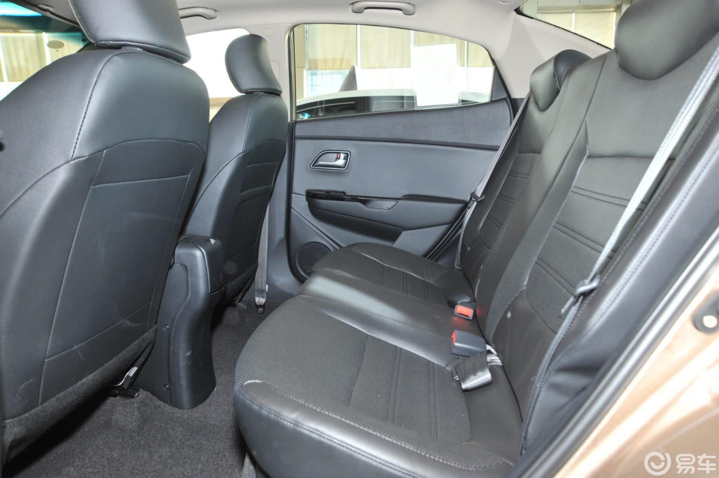 【起亚k22015款三厢 1.