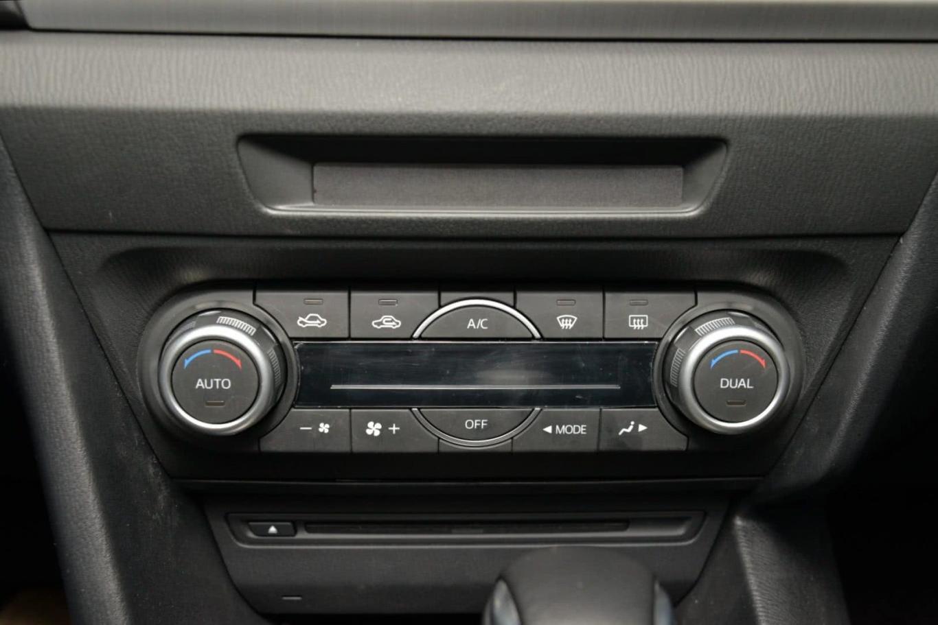 马自达3 昂克赛拉两厢 1.5l 自动 豪华型空调