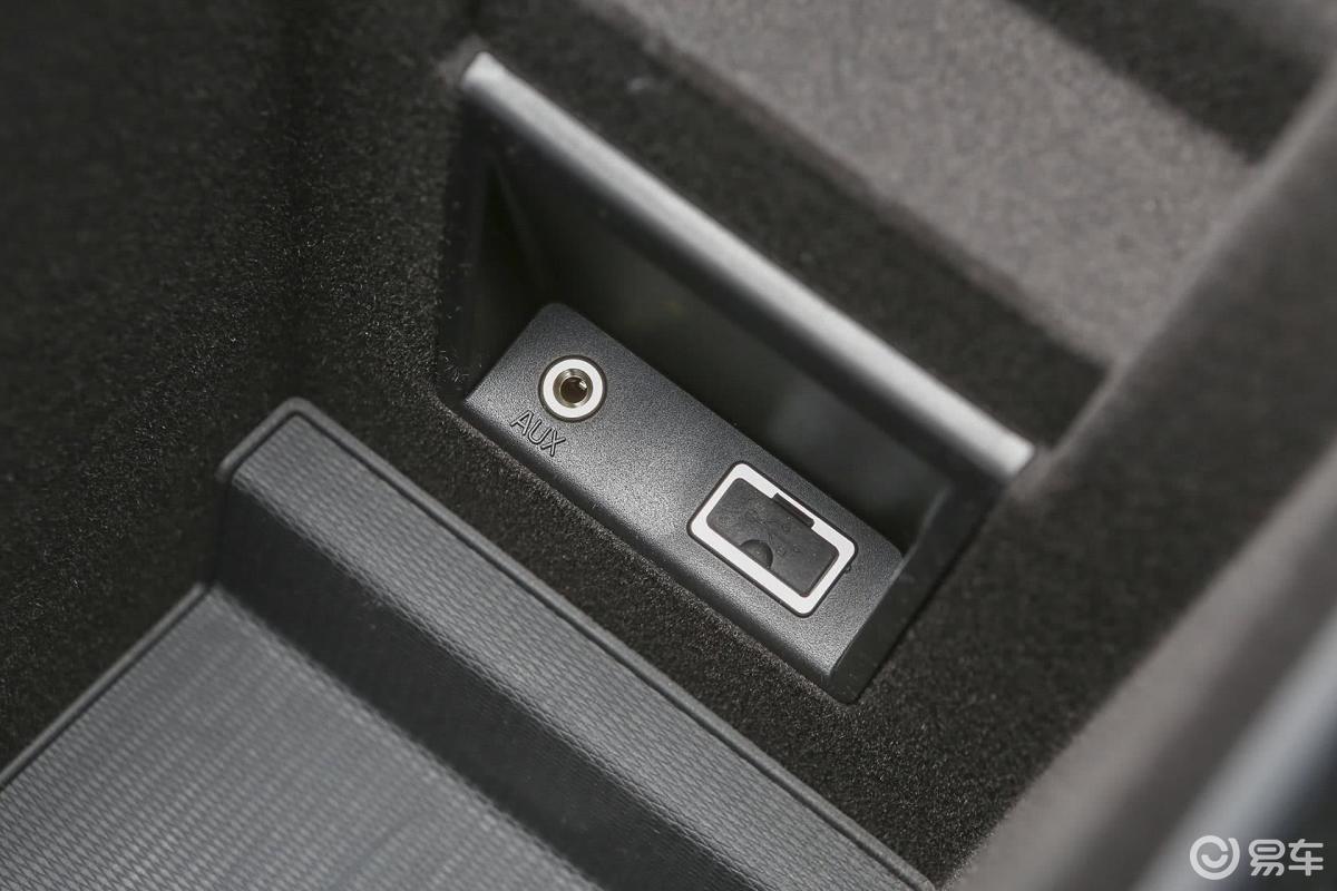 【沃尔沃xc602015款t5 智进版usb接口汽车图片-汽车图片大全】-易车