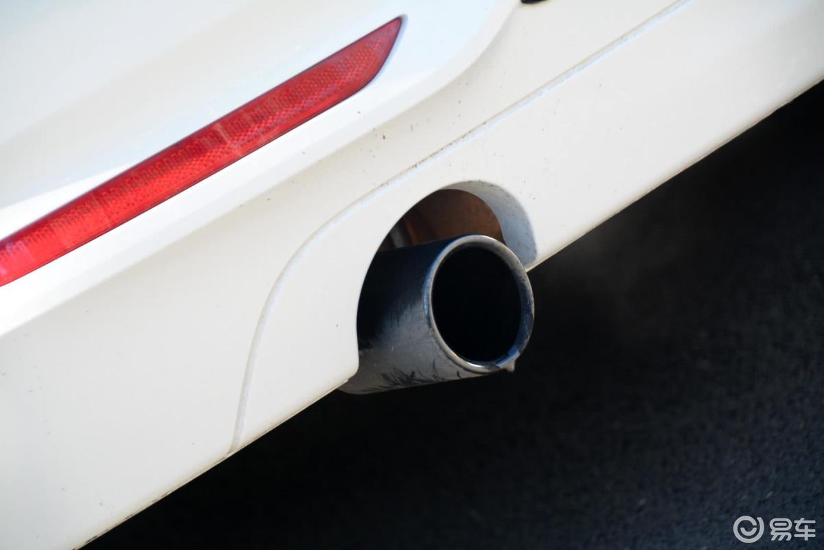 【宝马2系2015款220i 领先型 敞篷轿跑车排气管(排气管装饰罩)汽车