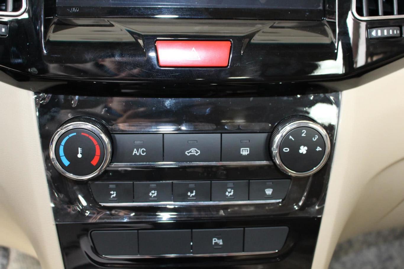 奇瑞e31.5l 手动 智尚版空调