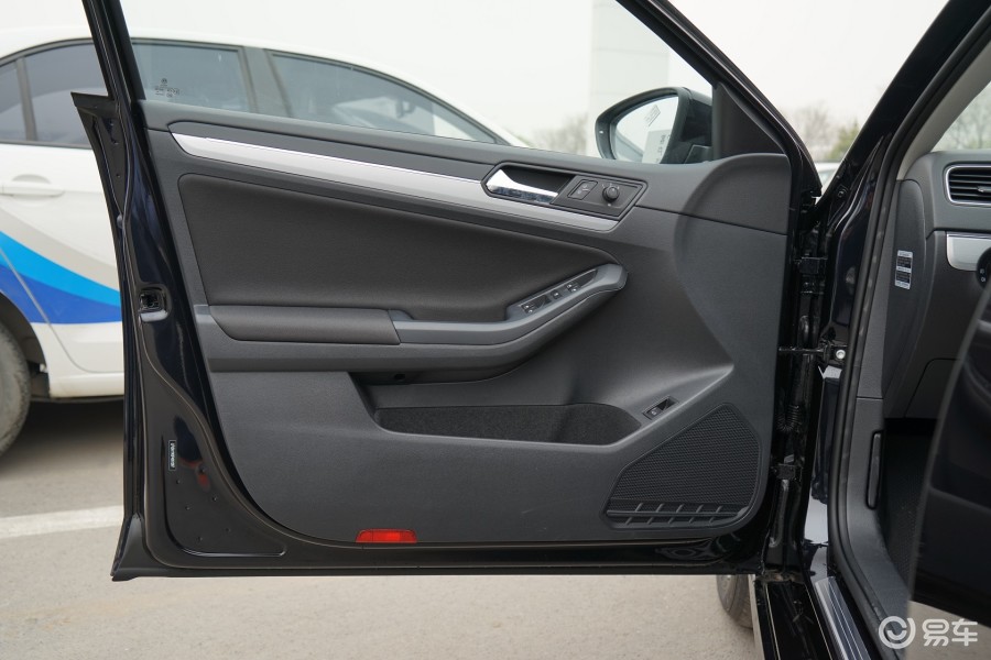 6l 手动 时尚型驾驶员侧车门内门板汽车图片-汽车图片大全】-易车网