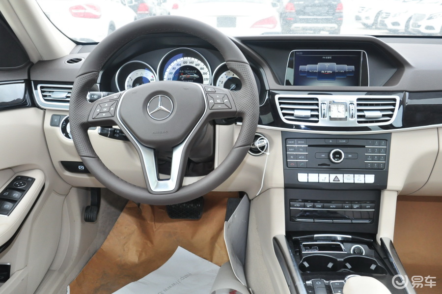 【奔驰e级2015款e 180 l 运动轿车完整内饰(驾驶员位置)汽车图片-汽车