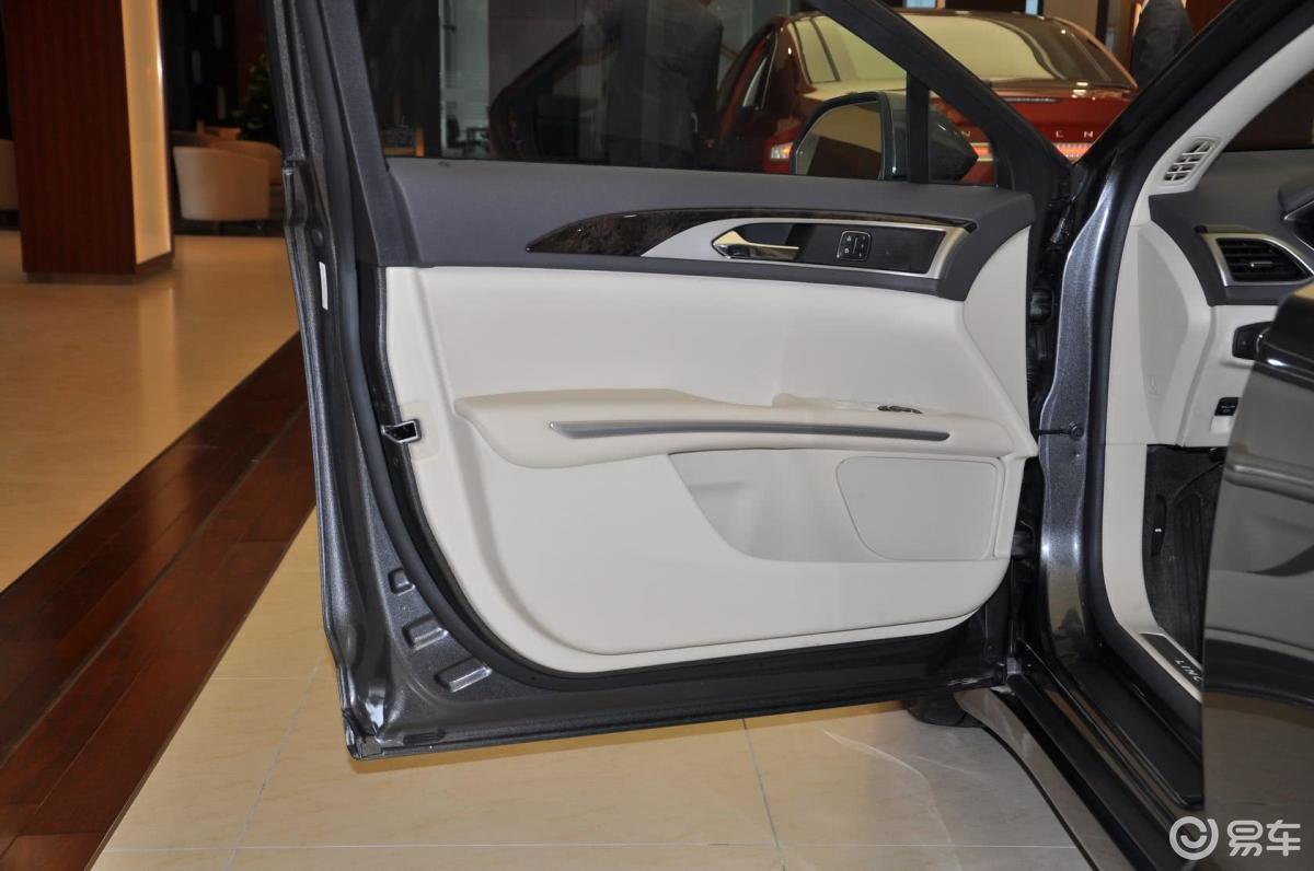 0t 尊雅版驾驶员侧车门内门板汽车图片-汽车图片大全】-易车
