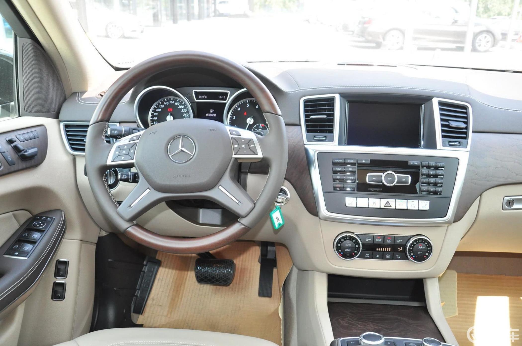 【奔驰gl级2015款gl500 4matic驾驶位区域汽车图片-汽车图片大全】