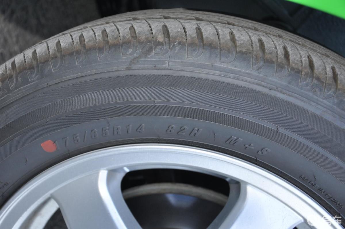 【全球鹰k11d2015款sma7001bev02轮胎规格汽车图片-汽车图片大全】