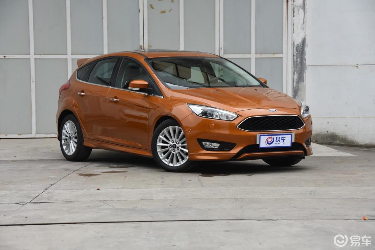 【福克斯2015款两厢 ecoboost180 自动 运动型侧前45度车头向右水平