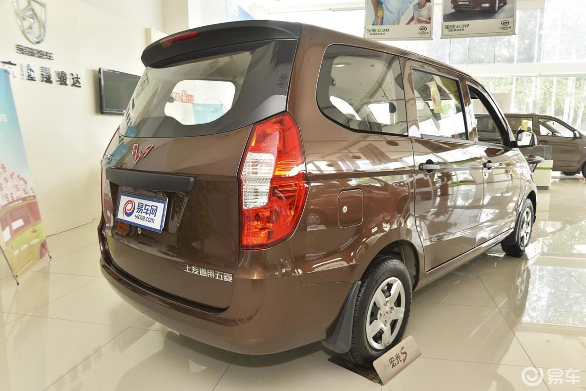 五菱宏光s  2015款  2021款  2020款  2019款  2018款  2016款  2155