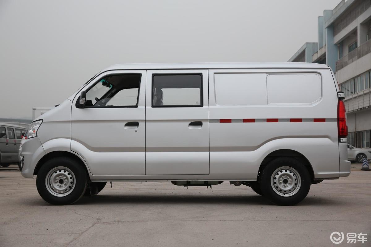 【长安v5厢式车2015款1.