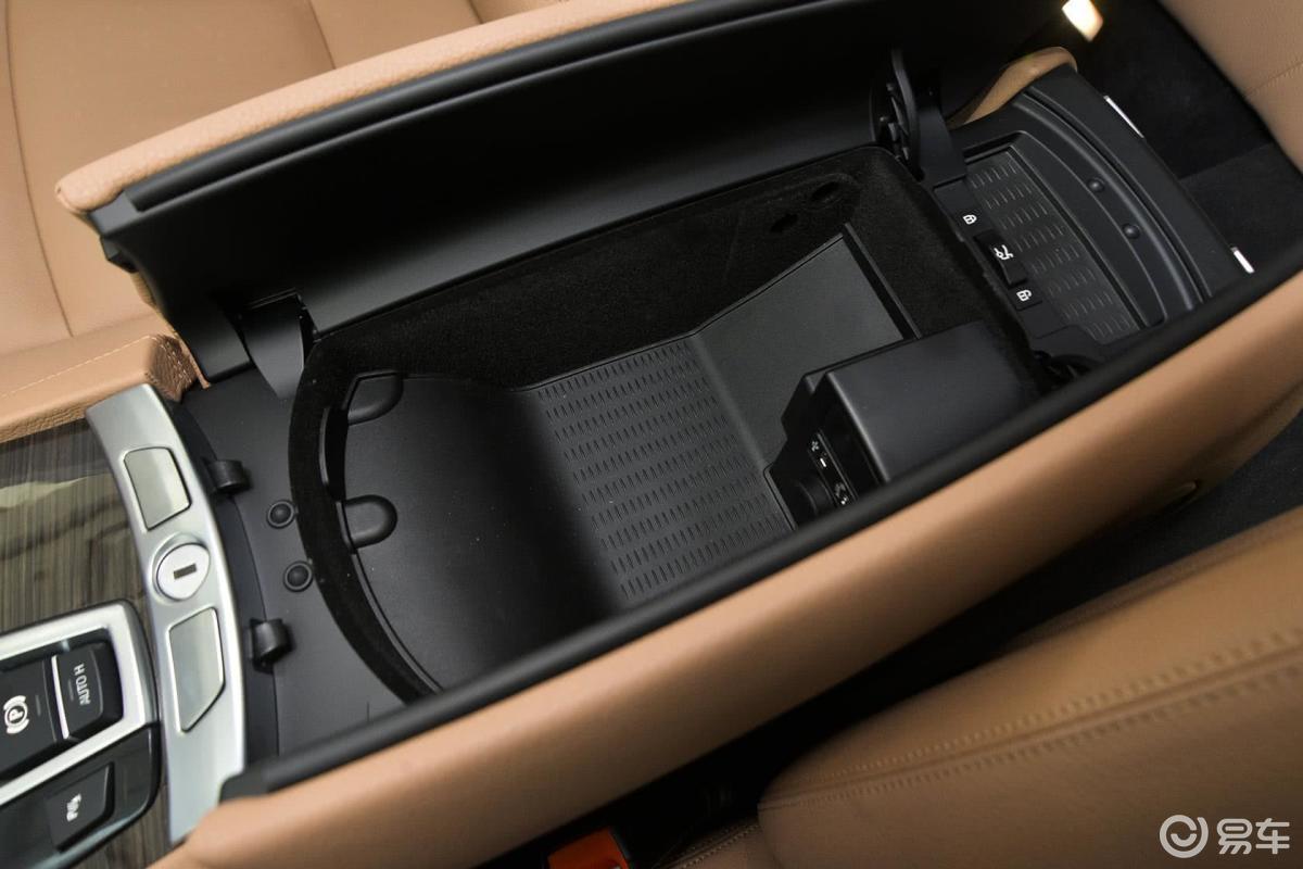 【宝马7系2014款730li 臻享型前排中央扶手箱空间汽车图片-汽车图片