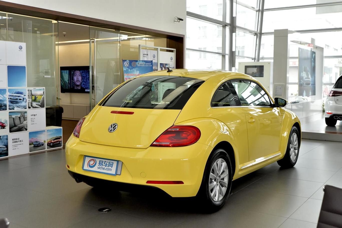 甲壳虫180tsi侧后45度车头向右水平