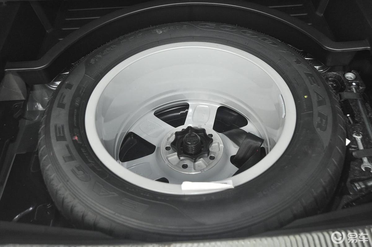 【奥迪q72015款35 tfsi quattro 进取型备胎汽车图片-汽车图片大全】