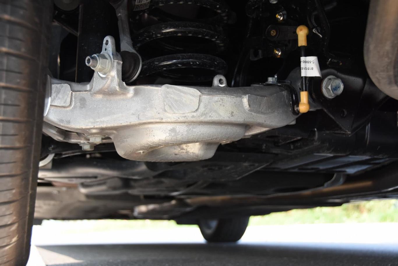 金牛座ecoboost 325 v6旗舰版后悬挂