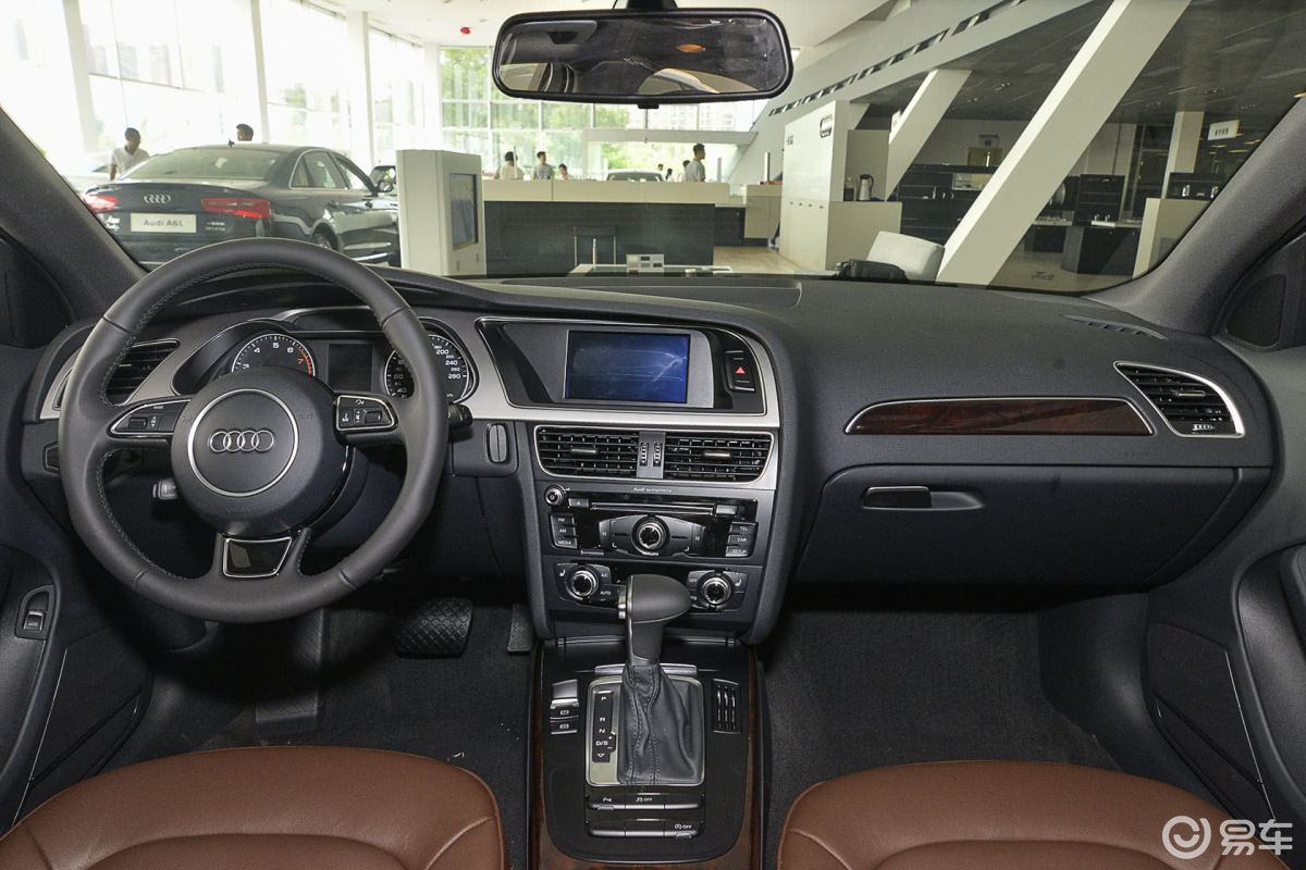 【奥迪a4l2015款35 tfsi 纪念舒享版内饰全景正拍汽车图片-汽车图片