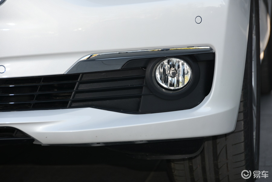 【宝马3系2016款320li 时尚型雾灯汽车图片-汽车图片大全】-易车网