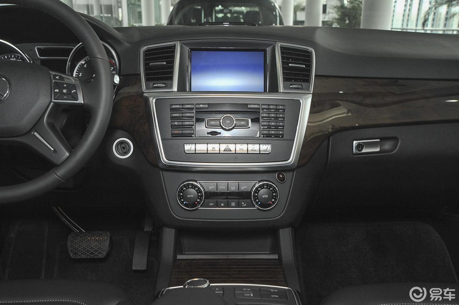 【奔驰m级2014款ml400 4matic 动感型中控台整体汽车图片-汽车图片