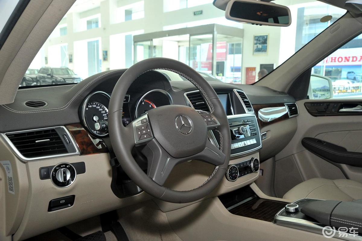 【奔驰gl级2015款gl350 美规版内饰汽车图片-汽车图片大全】-易车