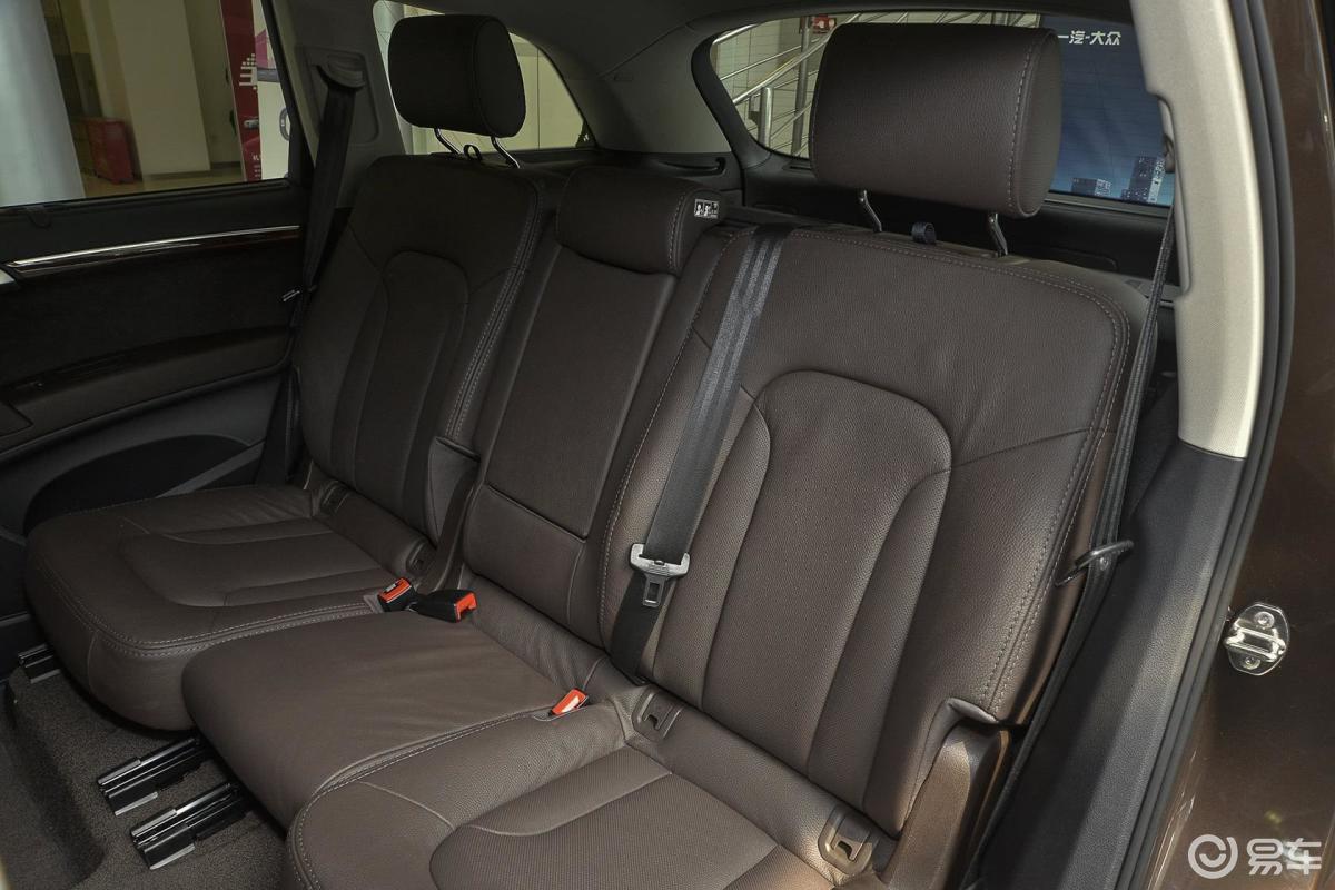 【奥迪q72015款35 tfsi quattro 进取型后排座椅汽车图片-汽车图片