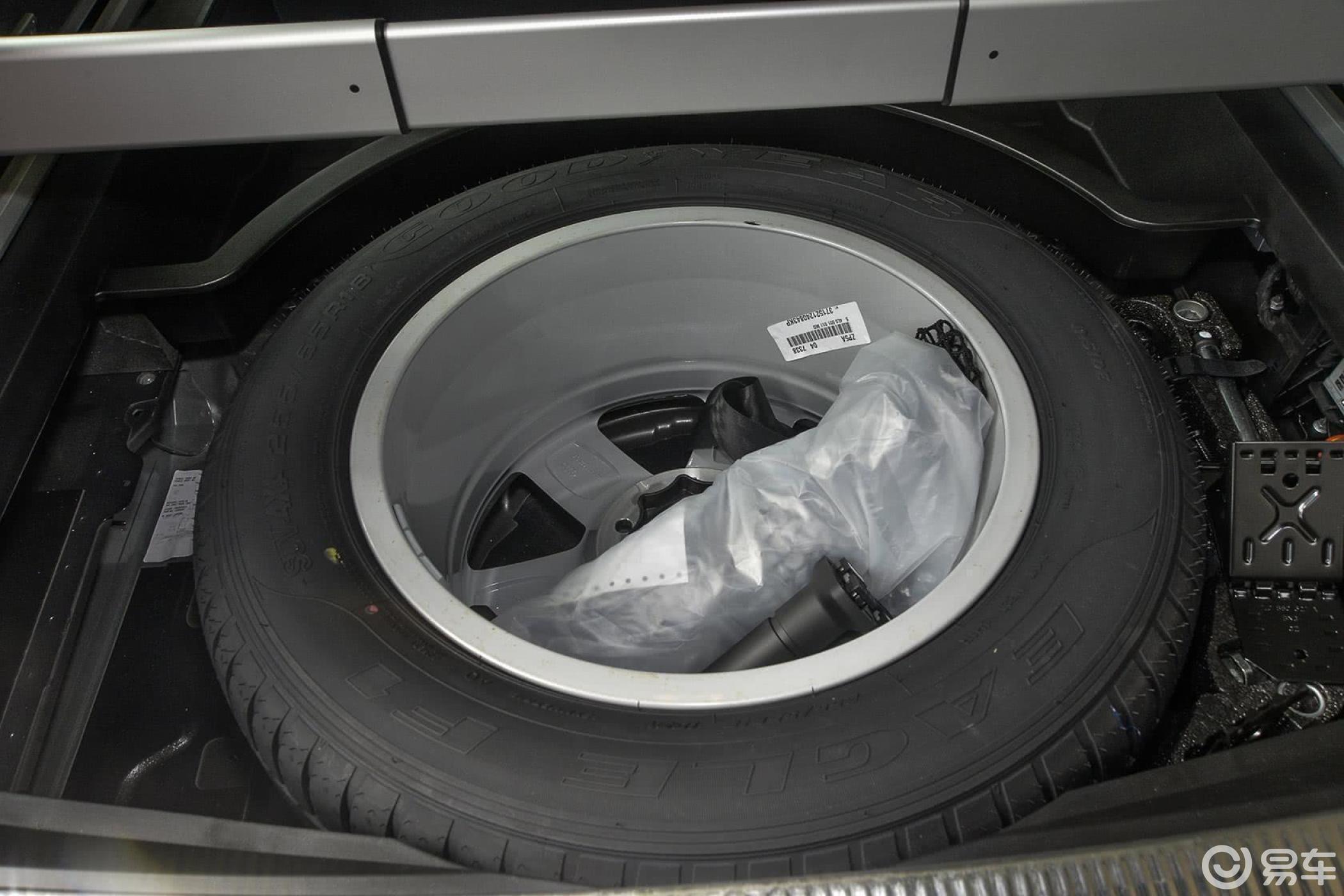 【奥迪q72015款35 tfsi quattro 进取型备胎汽车图片-汽车图片大全】