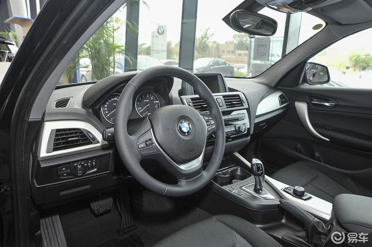 【宝马1系2015款118i 领先型内饰汽车图片-汽车图片大全】-易车