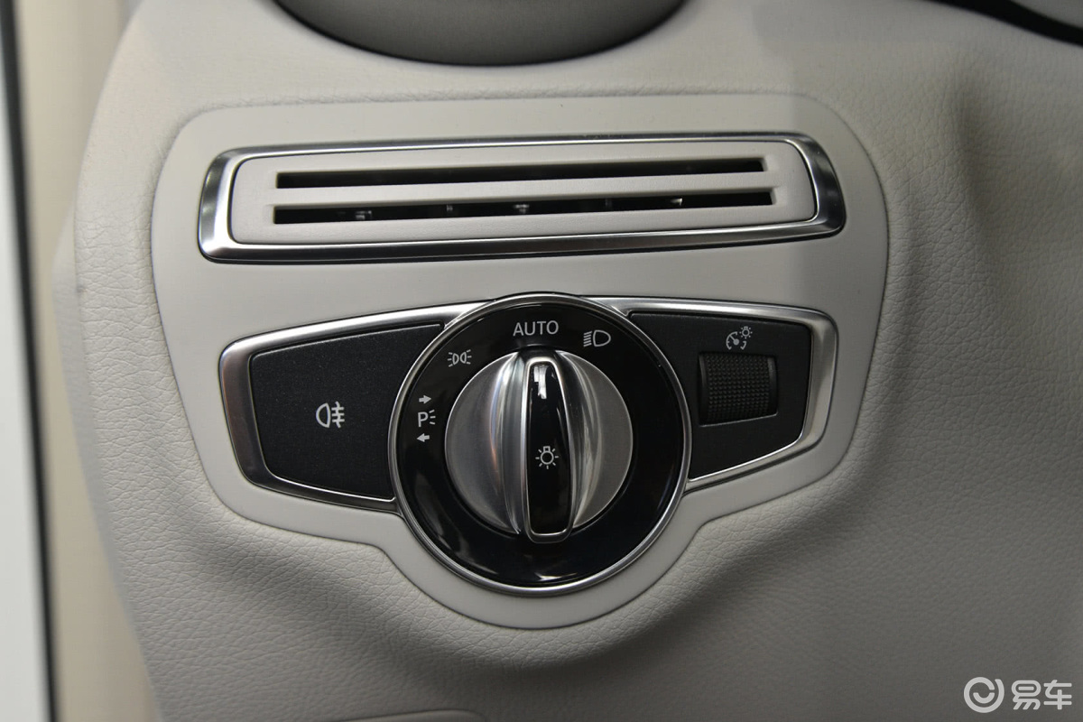 【奔驰c级2015款改款 c 200 l大灯开关汽车图片-汽车图片大全】-易车