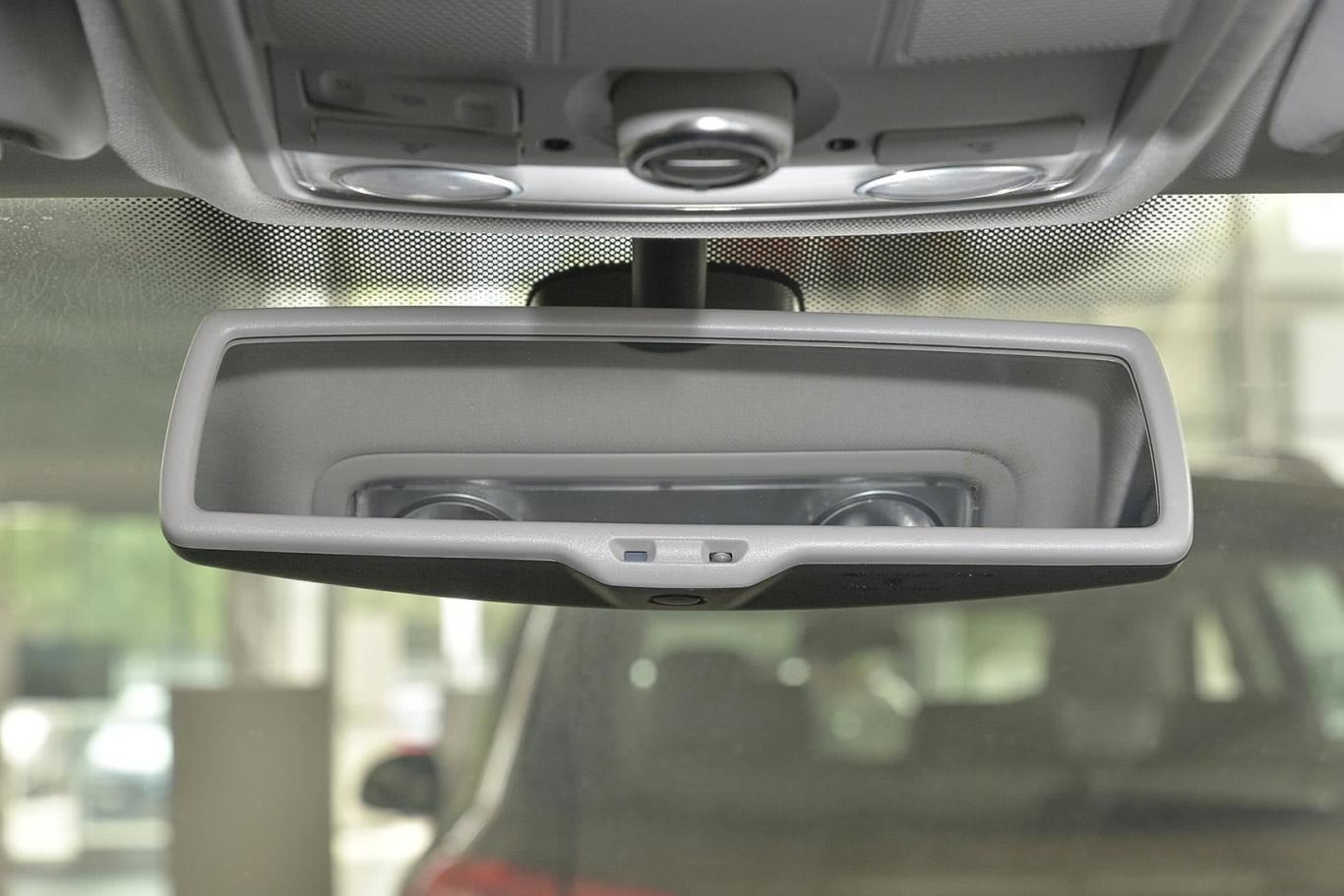 途观2.0tsi 手自一体 四驱 豪华版内后视镜