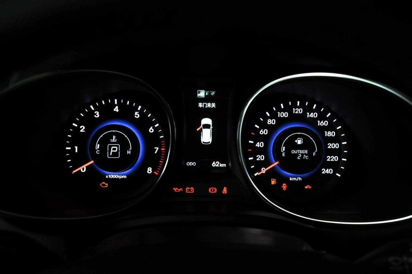 4l 四驱 自动 智能型仪表盘背光显示图片