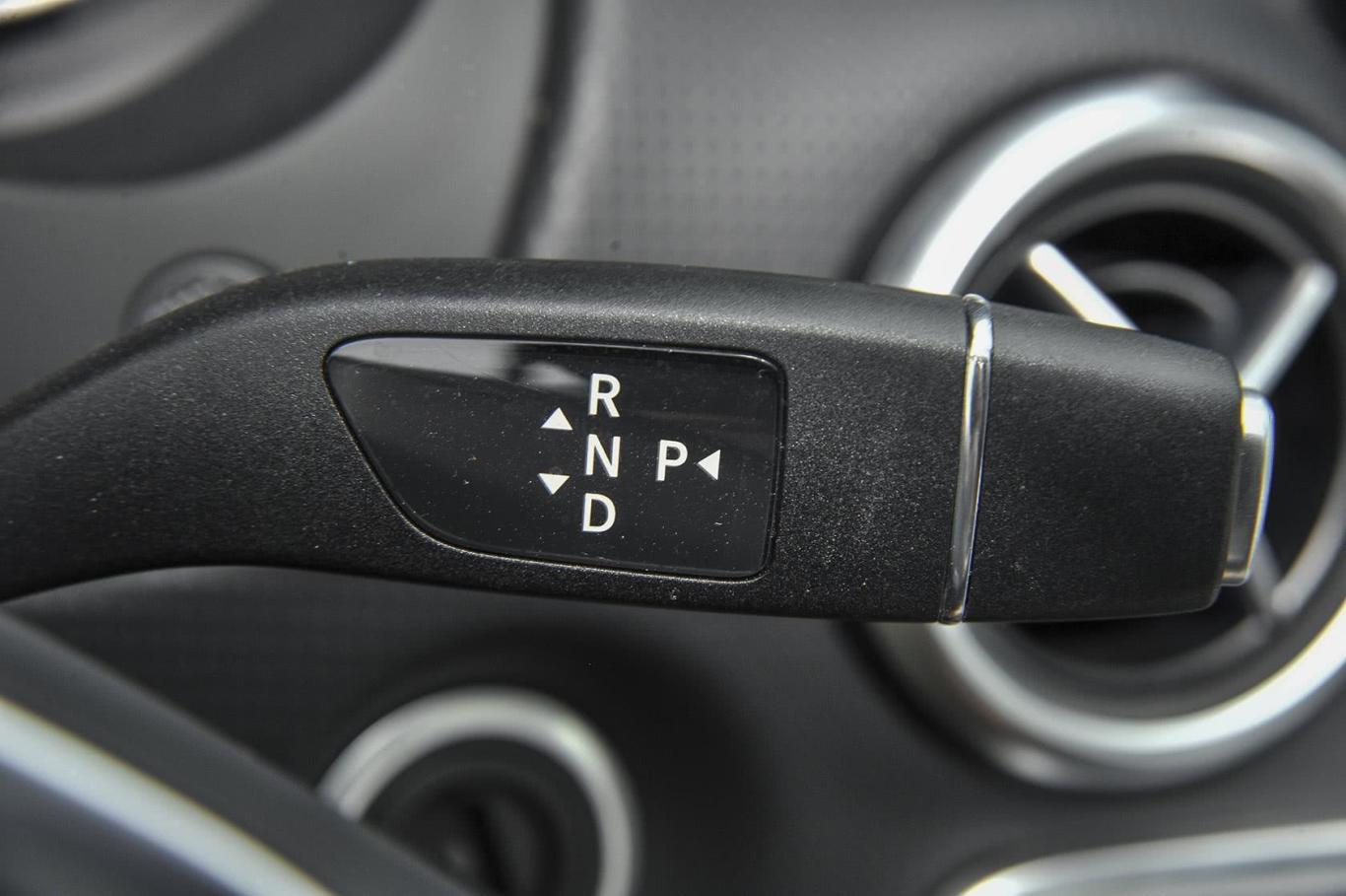 奔驰a级(进口)a 180换挡杆