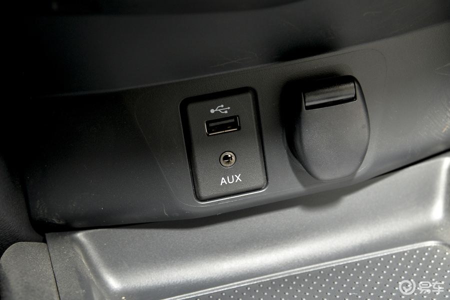 0l xv cvt 领先版usb接口汽车图片-汽车图片大全】-易车网