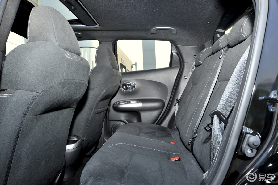 英菲尼迪esq(进口) 后排空间图