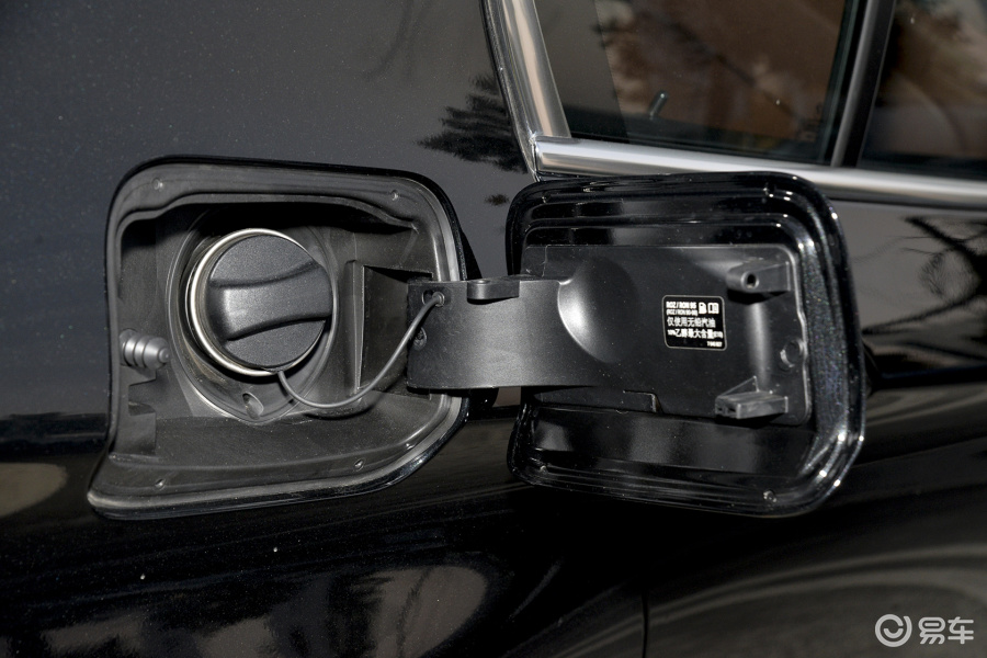 宝马5系 油箱盖图