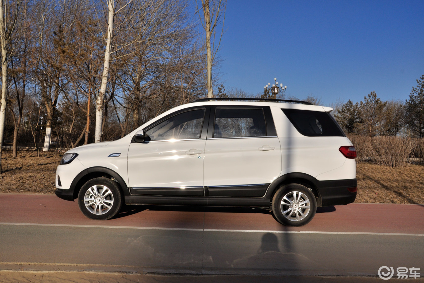 5l 手动 精英型居家版 5座】东风风光370_1.