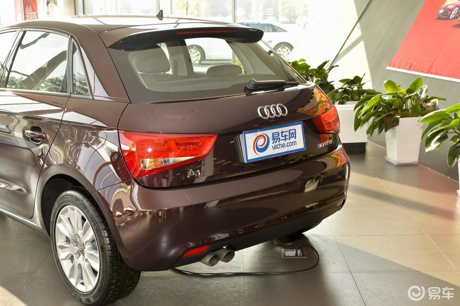 【奥迪a12014款sportback 30tfsi 时尚型车尾局部汽车图片-汽车图片